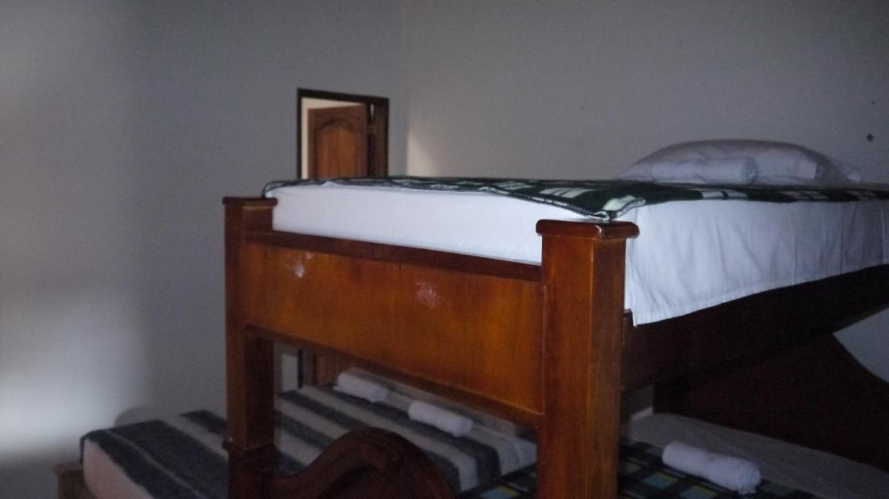 Hostal Naty Luna Jardín Exterior foto