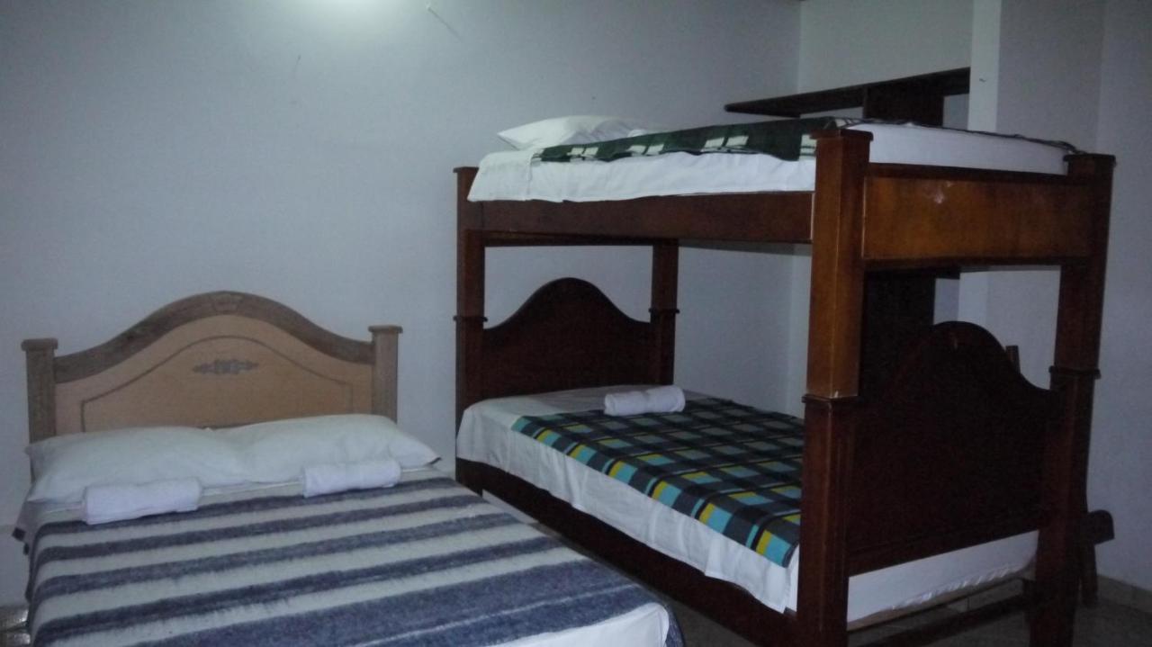 Hostal Naty Luna Jardín Exterior foto